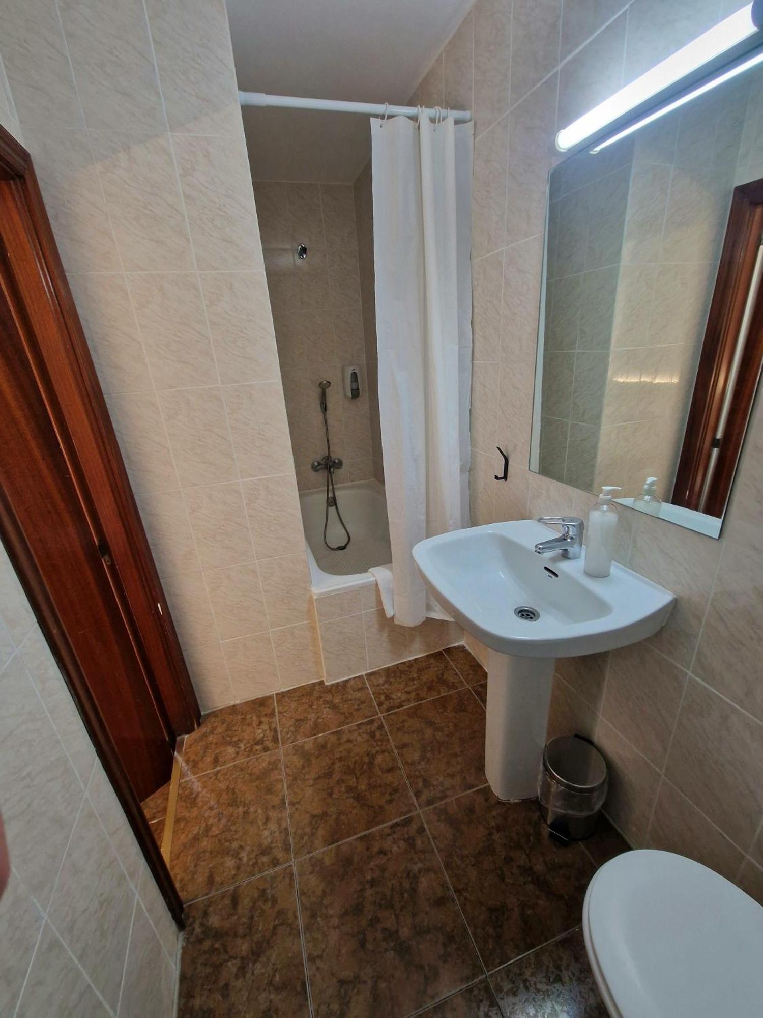 Hostal Rugaca ウエスカ エクステリア 写真
