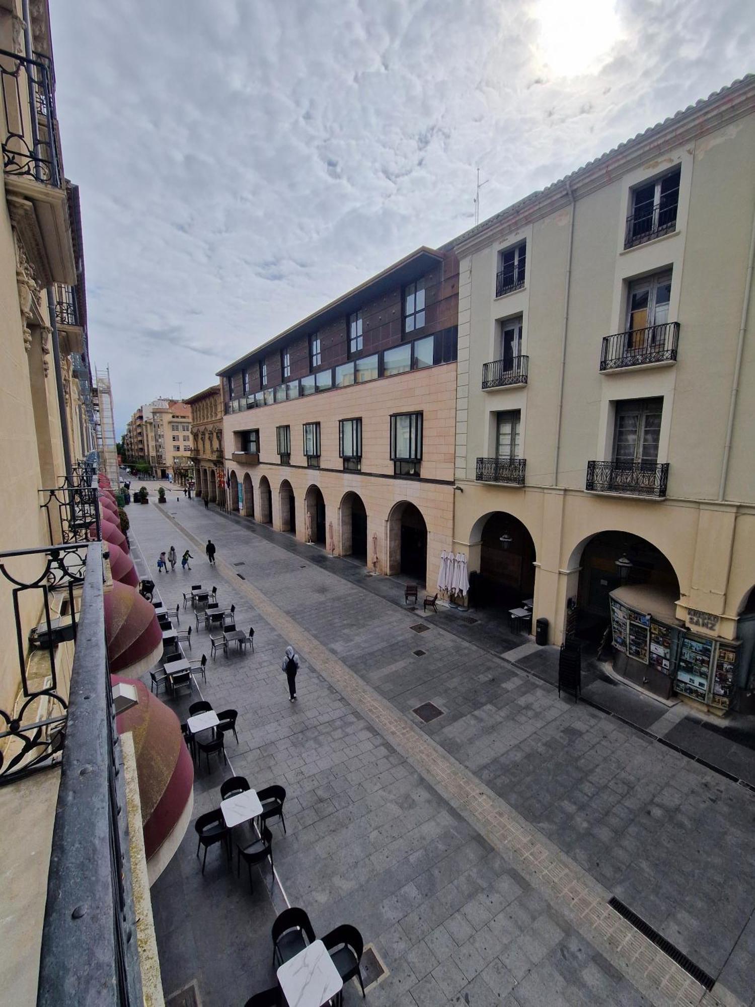Hostal Rugaca ウエスカ エクステリア 写真
