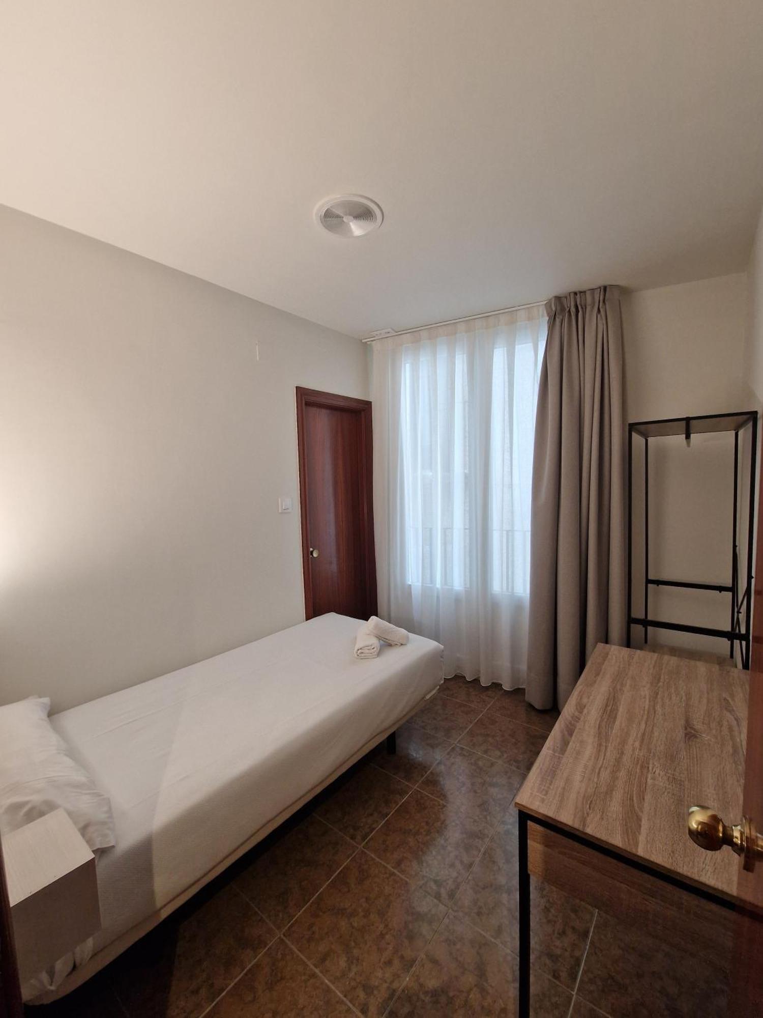 Hostal Rugaca ウエスカ エクステリア 写真