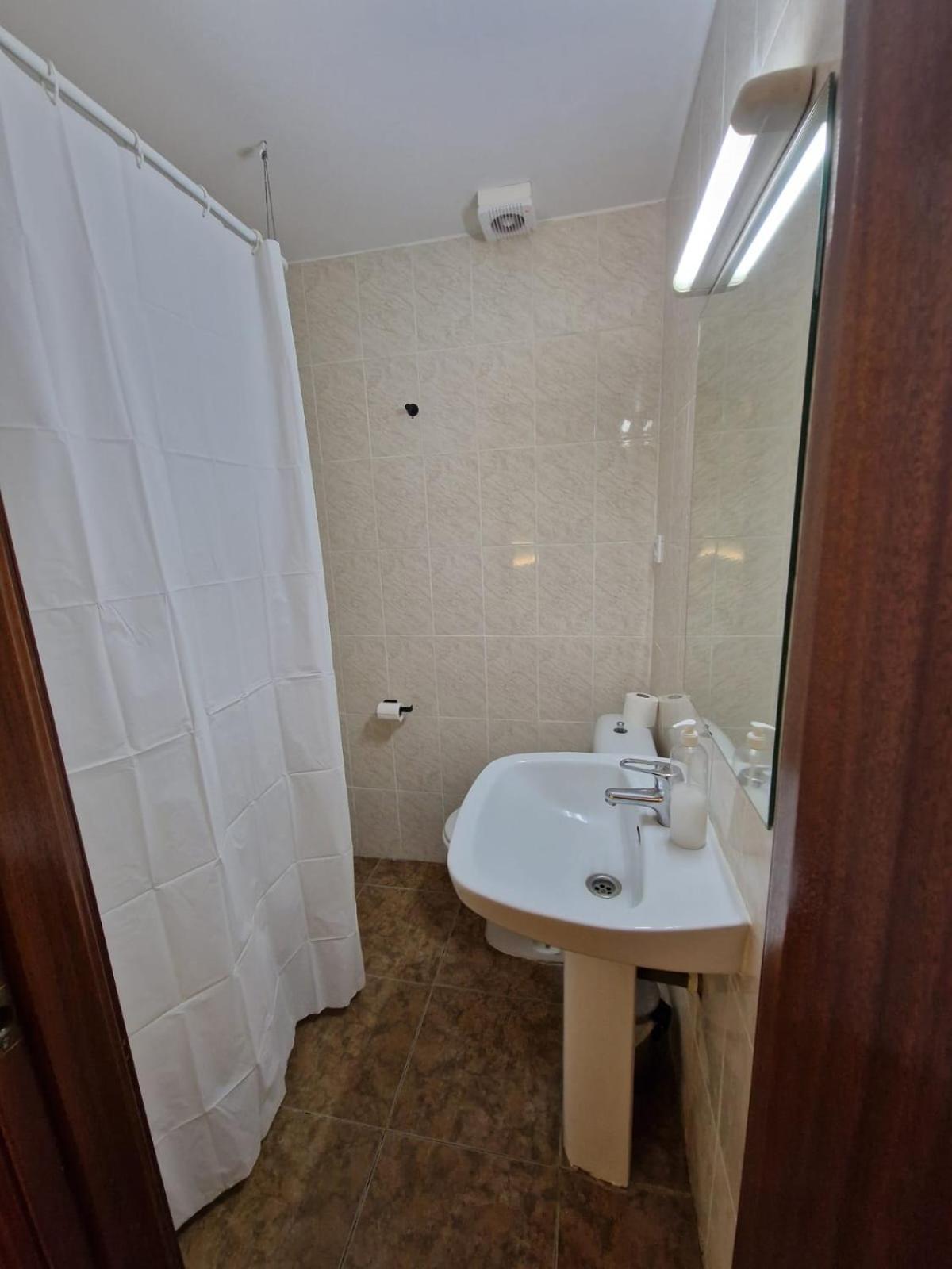 Hostal Rugaca ウエスカ エクステリア 写真